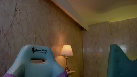 Alexiaa  Online 1430 to 2100 GMT-5 online show from 12.24.24