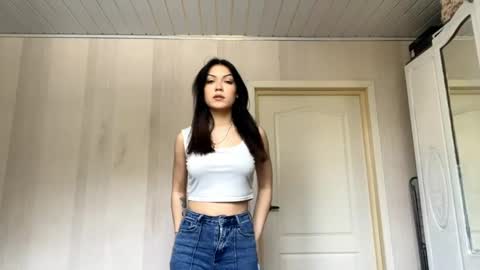 Emila online show from 04.13.26