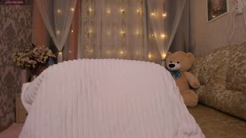 Snapshot of alexissadele chatting on 12.12.24 Amely online show from 12.12.24