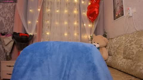 Snapshot of alexissadele chatting on 12.29.24 Amely online show from 12.29.24