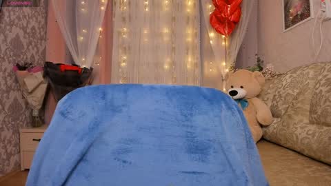 Snapshot of alexissadele chatting on 12.30.24 Amely online show from 12.30.24