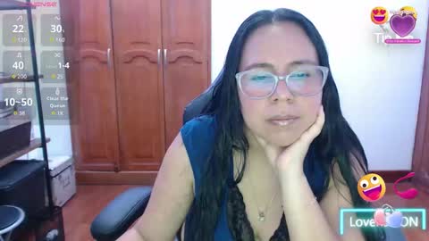 Snapshot of alexxandra20 chatting on 10.17.25 alexa online show from 10.17.25