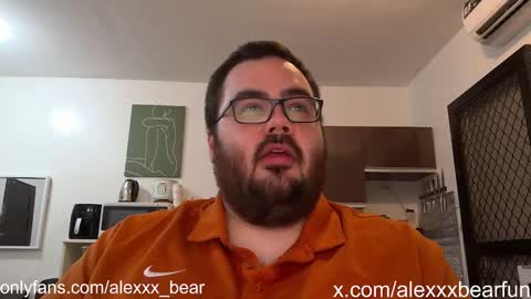 Snapshot of alexxxbear chatting on 02.19.25 alexxxbear online show from 02.19.25