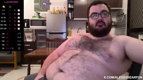 Snapshot of alexxxbear chatting on 10.12.25 alexxxbear online show from 10.12.25