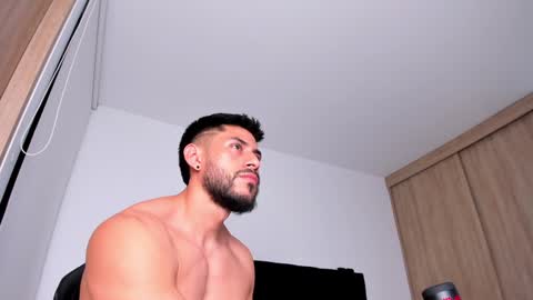 Snapshot of alexxxmachine chatting on 01.25.25 Alex freelance model instagram alex b229 online show from 01.25.25