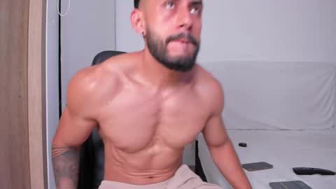 Snapshot of alexxxmachine chatting on 03.09.25 Alex freelance model instagram alex b229 online show from 03.09.25