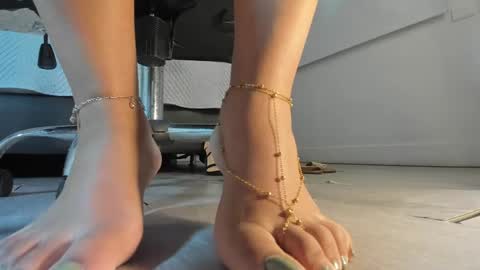 aleya_black online show from 04.17.26