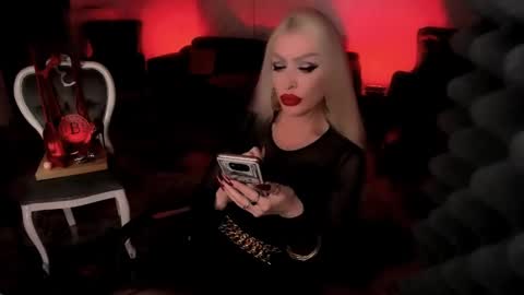 Snapshot of alfa_female chatting on 12.07.24 AlfaFemale online show from 12.07.24