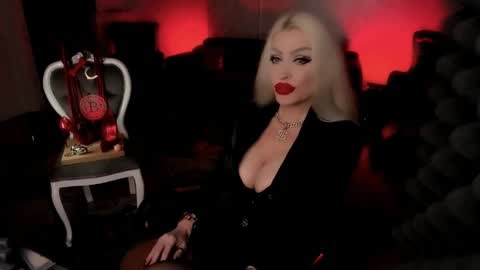 Snapshot of alfa_female chatting on 12.20.24 AlfaFemale online show from 12.20.24