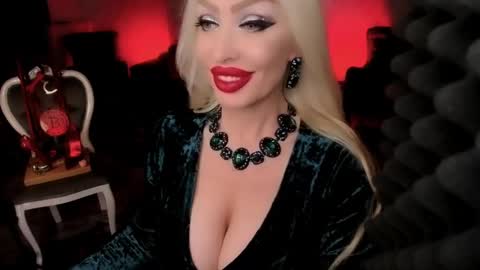 Snapshot of alfa_female chatting on 12.24.24 AlfaFemale online show from 12.24.24