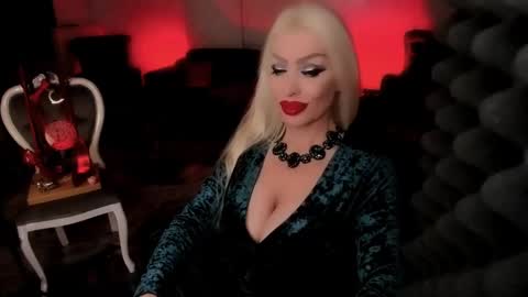 Snapshot of alfa_female chatting on 12.24.24 AlfaFemale online show from 12.24.24
