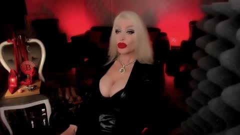 Snapshot of alfa_female chatting on 01.23.25 AlfaFemale online show from 01.23.25