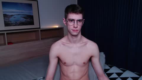 Snapshot of alfie_evanss chatting on 01.11.25 Alfie online show from 01.11.25