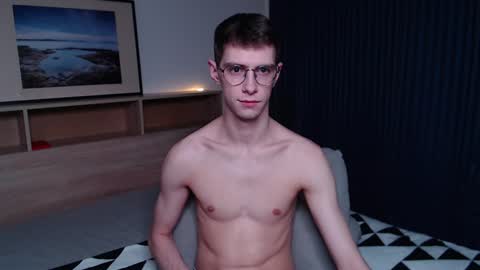 Snapshot of alfie_evanss chatting on 01.11.25 Alfie online show from 01.11.25