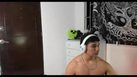 Snapshot of alfred_cantillo chatting on 10.10.25 alfred_cantillo online show from 10.10.25