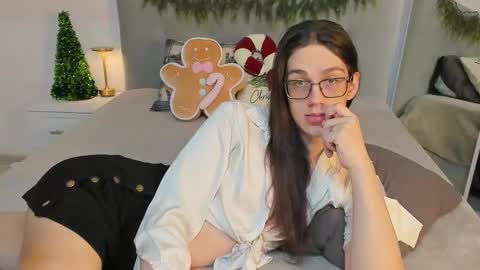 Snapshot of alfred_jones chatting on 12.20.25 Alfreda online show from 12.20.25