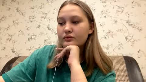 Snapshot of alfrediacancer chatting on 10.07.25 Kate online show from 10.07.25