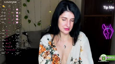 Snapshot of alianna_solo_kiss chatting on 02.04.25 Alianna online show from 02.04.25
