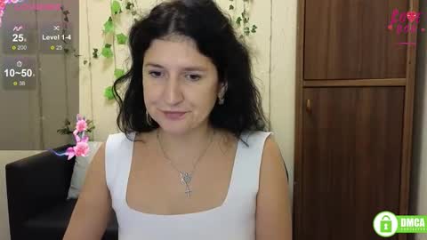 Snapshot of alianna_solo_kiss chatting on 10.04.25 Alianna online show from 10.04.25