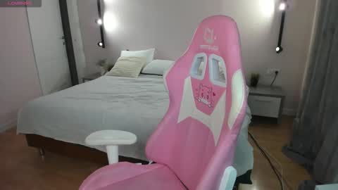 alic_black online show from 10.04.25