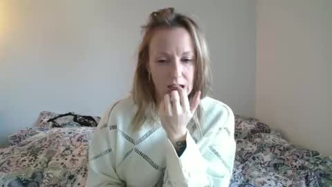 Snapshot of alice8363 chatting on 12.06.24 Alice online show from 12.06.24