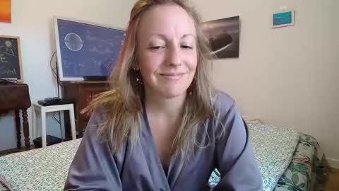 Snapshot of alice8363 chatting on 09.17.25 Alice online show from 09.17.25