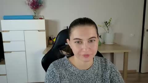 Snapshot of alice_________________________ chatting on 10.18.25 Alice online show from 10.18.25