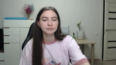 Snapshot of alice_________________________ chatting on 10.30.25 Alice online show from 10.30.25