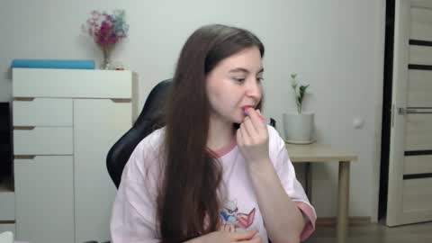 Snapshot of alice_________________________ chatting on 11.03.25 Alice online show from 11.03.25