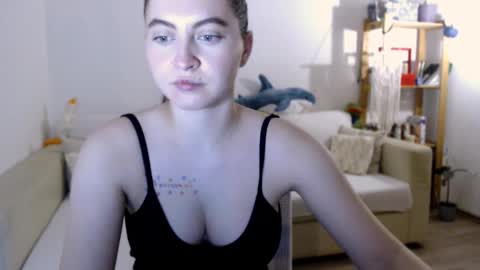 Snapshot of alice_________________________ chatting on 11.15.25 Alice online show from 11.15.25