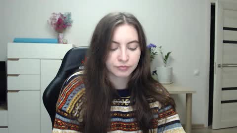 Snapshot of alice_________________________ chatting on 11.16.25 Alice online show from 11.16.25