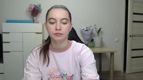 Snapshot of alice_________________________ chatting on 11.17.25 Alice online show from 11.17.25