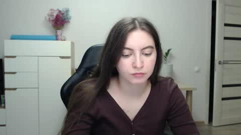 Snapshot of alice_________________________ chatting on 11.18.25 Alice online show from 11.18.25