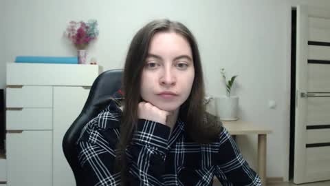 Snapshot of alice_________________________ chatting on 11.27.25 Alice online show from 11.27.25