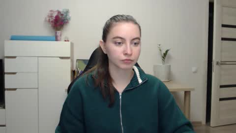 Snapshot of alice_________________________ chatting on 11.28.25 Alice online show from 11.28.25