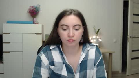 Snapshot of alice_________________________ chatting on 12.05.25 Alice online show from 12.05.25