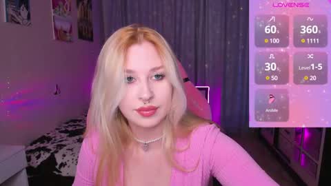 Snapshot of alice___miss chatting on 03.05.25 Alice Miss online show from 03.05.25