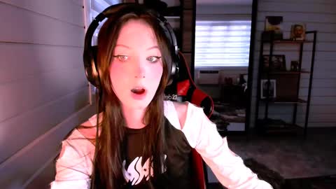Snapshot of alice__aris chatting on 02.25.25 Alice Aris online show from 02.25.25