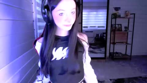 Snapshot of alice__aris chatting on 02.26.25 Alice Aris online show from 02.26.25