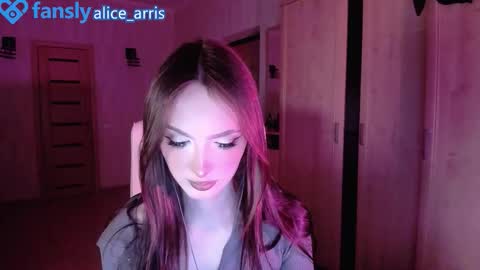 Snapshot of alice__aris chatting on 10.10.25 Alice Aris online show from 10.10.25