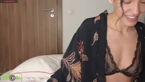 Snapshot of alice_bane chatting on 01.05.25 A R Y A T I A online show from 01.05.25