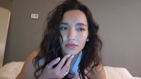 Snapshot of alice_bane chatting on 01.15.25 A R Y A T I A online show from 01.15.25