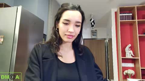 Snapshot of alice_bane chatting on 02.13.25 A R Y A T I A online show from 02.13.25