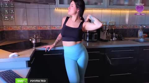 Snapshot of alice_bane chatting on 10.29.25 A R Y A T I A online show from 10.29.25