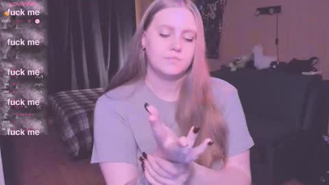 Snapshot of alice_dreamgirl_ chatting on 10.16.25 Alice 3 online show from 10.16.25