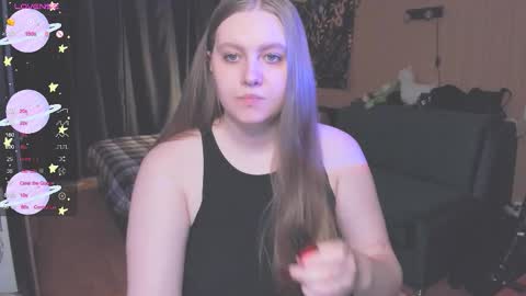 Snapshot of alice_dreamgirl_ chatting on 10.18.25 Alice 3 online show from 10.18.25