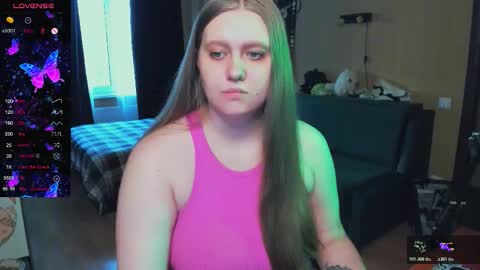 Snapshot of alice_dreamgirl_ chatting on 11.15.25 Alice 3 online show from 11.15.25