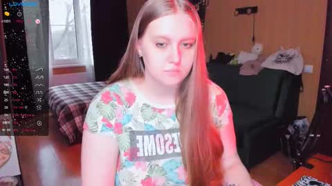 Snapshot of alice_dreamgirl_ chatting on 11.23.25 Alice 3 online show from 11.23.25