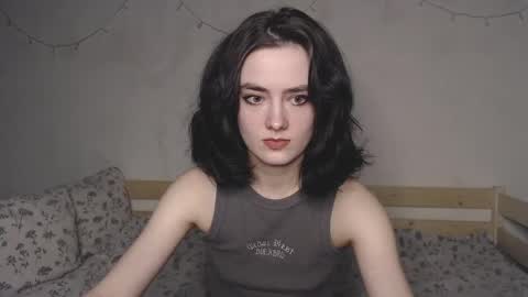 Snapshot of alice_glo chatting on 04.24.26 Alice online show from 04.24.26
