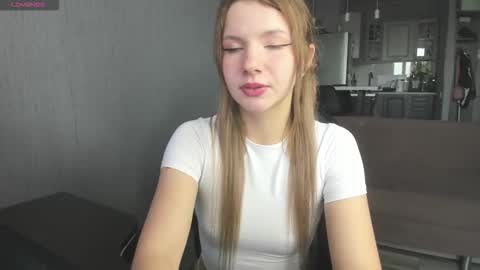 Snapshot of alice_hetfield chatting on 10.08.25 My name is Alice find out about me in the Fansly  online show from 10.08.25